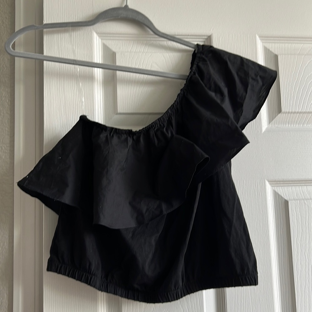 Women’s blouse off the shoulder black top